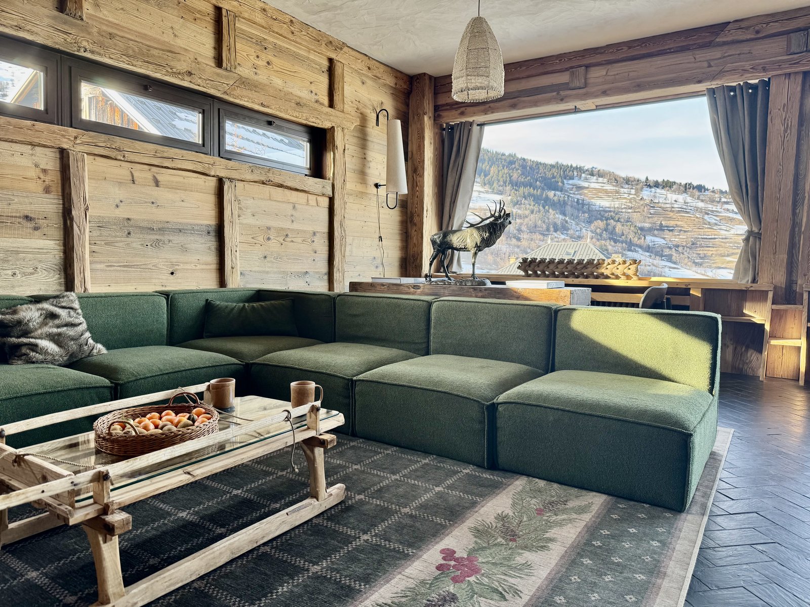 Salon de 100 m² du Chalet Arpian